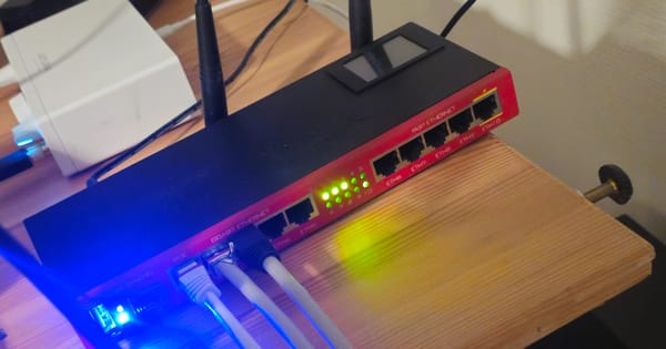 MikroTik, in the hoooos